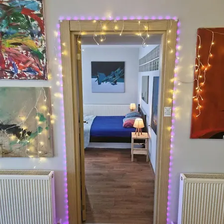 Elegant & Cozy Retreat Home, City Center Gem By The Seaside, Steps From The Tram İzmir Exterior photo