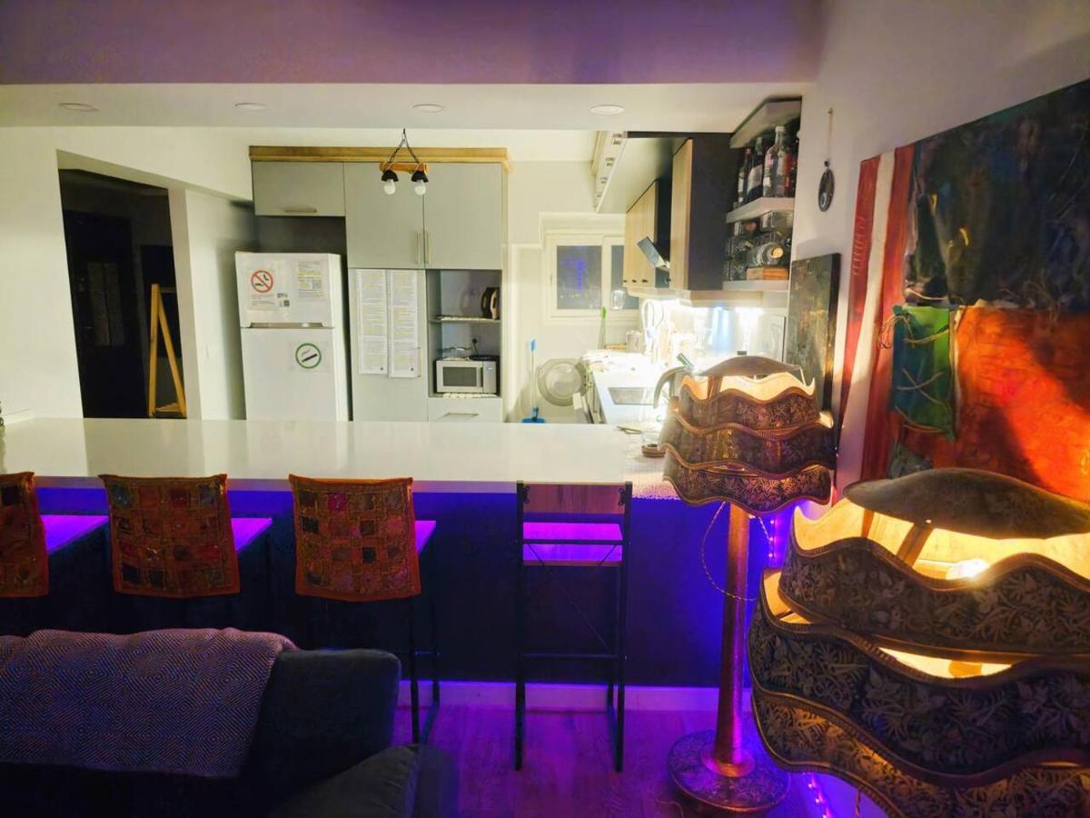 Elegant & Cozy Retreat Home, Center Gem By The Seaside, Steps From The Tram Ізмір