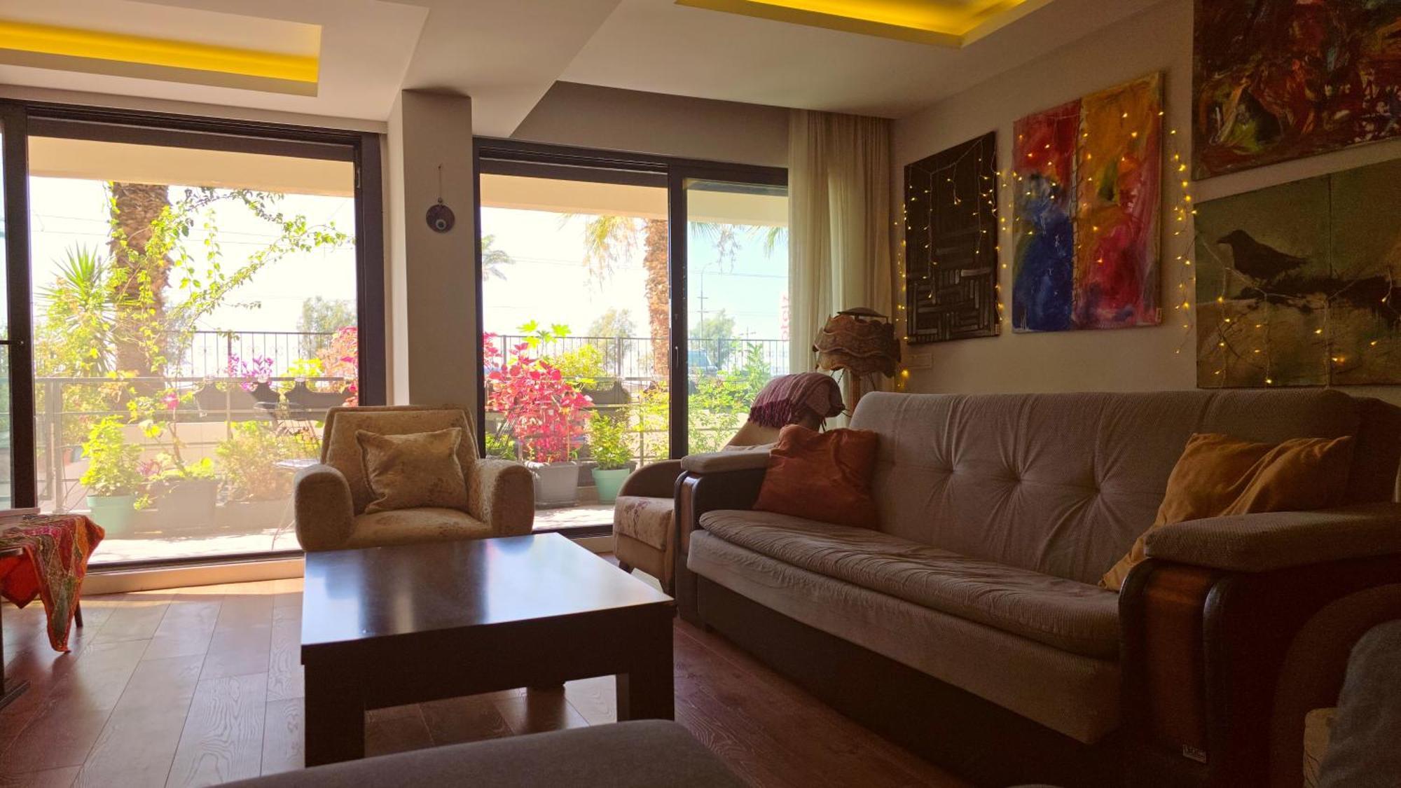 Elegant & Cozy Retreat Home, Center Gem By The Seaside, Steps From The Tram Ізмір