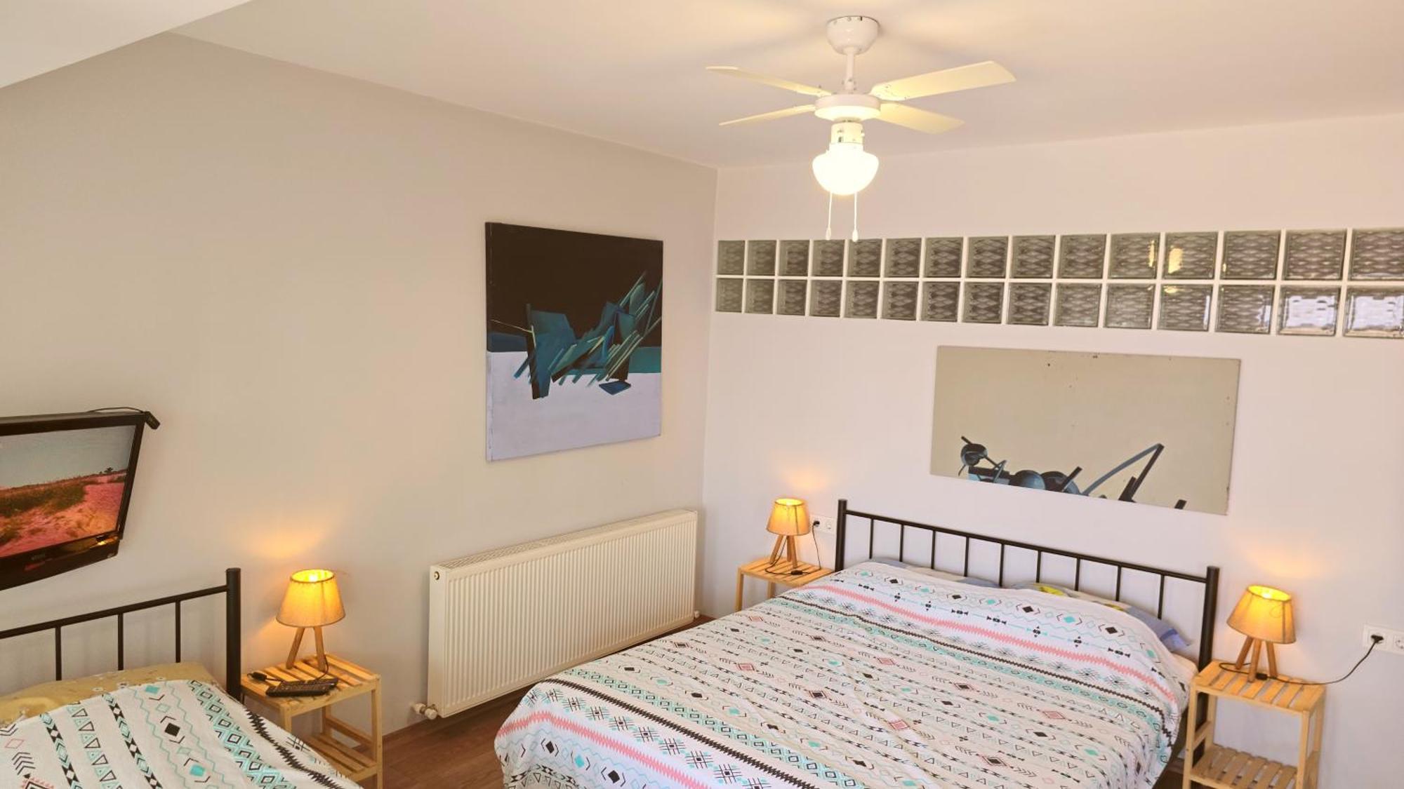 Апартаменти Elegant & Cozy Retreat Home, Center Gem By The Seaside, Steps From The Tram *